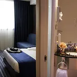 Hotel Express Bilbao Airport By Ihg 3*
