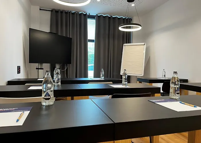 Hotel Express Bilbao Airport By Ihg Derio