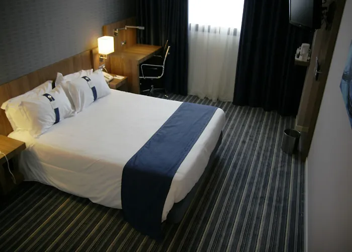 Hotel Express Bilbao Airport By Ihg 3*