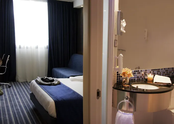 Hotel Express Bilbao Airport By Ihg 3*