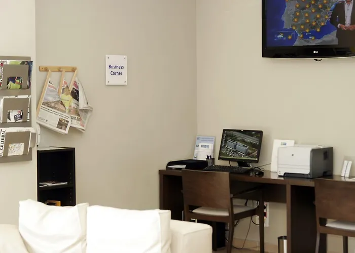 Hotel Express Bilbao Airport By Ihg Derio