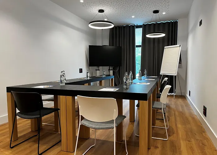 Express Bilbao Airport By Ihg 3*