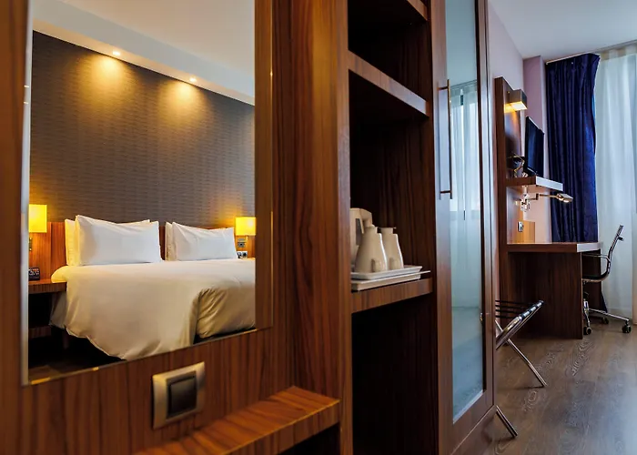 Express Bilbao Airport By Ihg Hotel