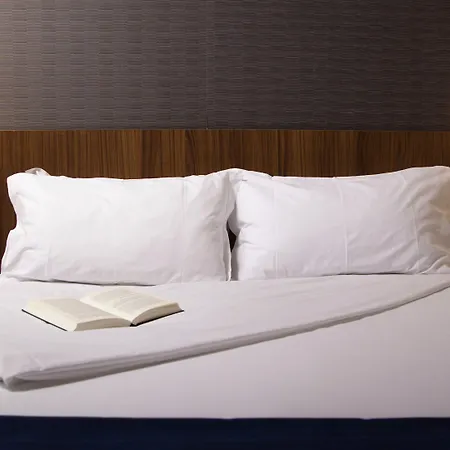 Otel Express Bilbao Airport By Ihg Derio