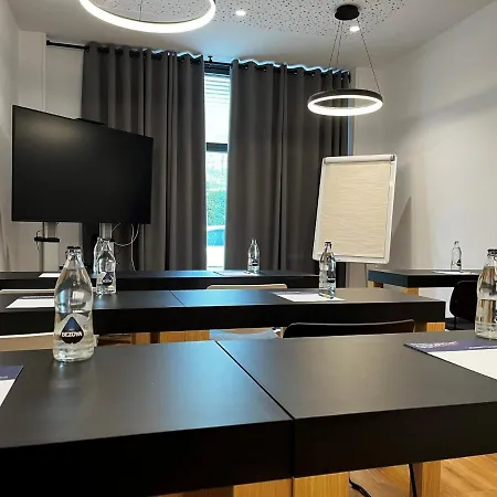 Otel Express Bilbao Airport By Ihg Derio