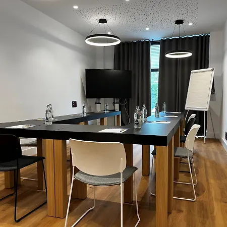 Express Bilbao Airport By Ihg Otel 3*