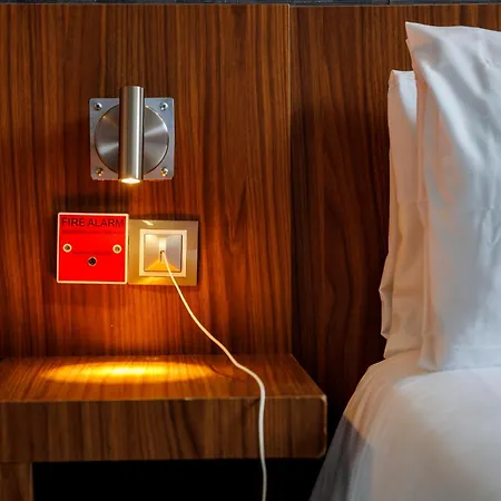 فندق Express Bilbao Airport By Ihg 3*