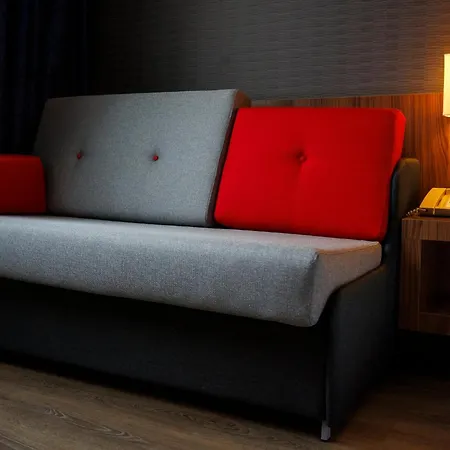 מלון Express Bilbao Airport By Ihg 3*