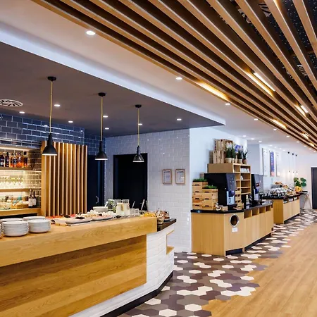Express Bilbao Airport By Ihg Otel Derio