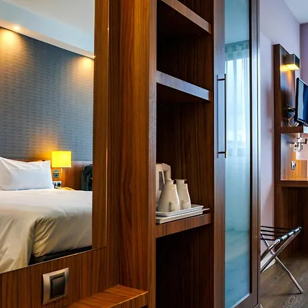 Express Bilbao Airport By Ihg 3*