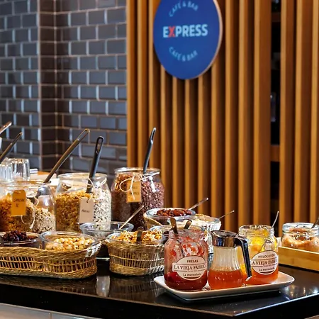 Express Bilbao Airport By Ihg Hotel 3*