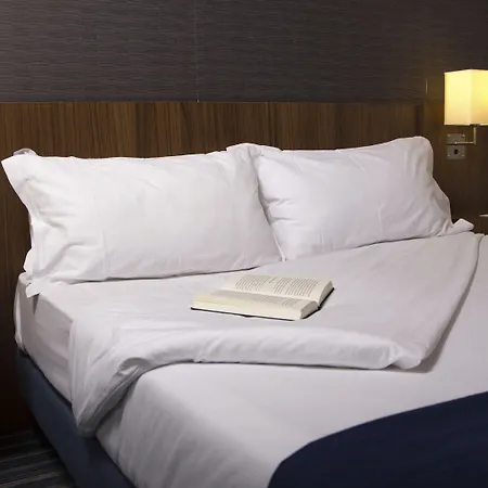 מלון Express Bilbao Airport By Ihg