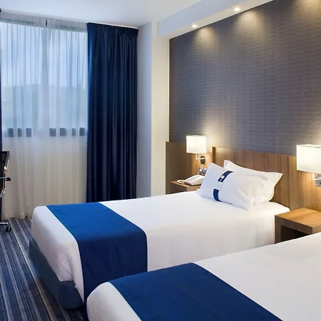 فندق Express Bilbao Airport By Ihg 3*