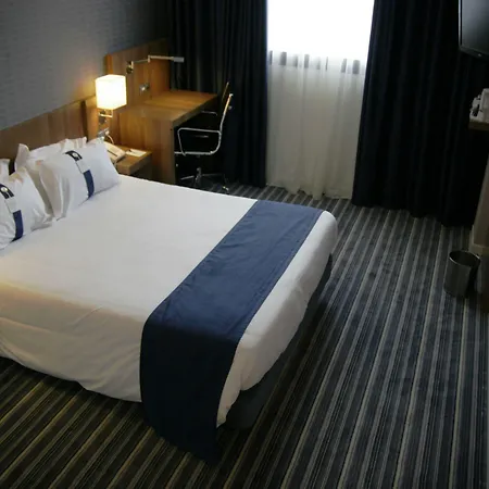 فندق Express Bilbao Airport By Ihg 3*