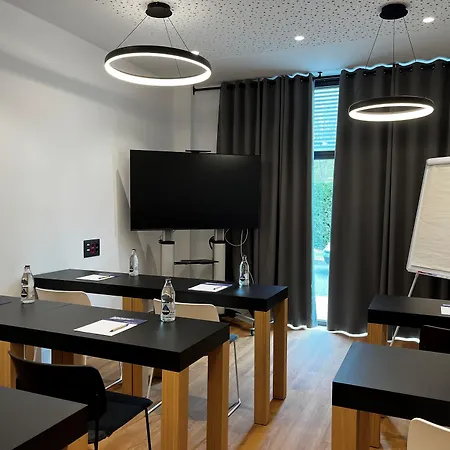 Express Bilbao Airport By Ihg 3*