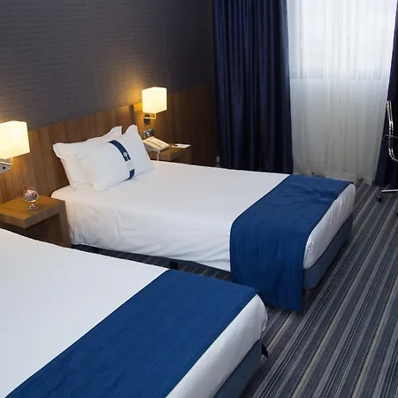 מלון Express Bilbao Airport By Ihg