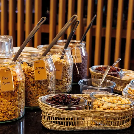 מלון Express Bilbao Airport By Ihg