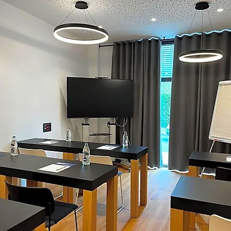 Express Bilbao Airport By Ihg ديريو