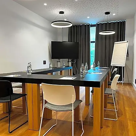 Express Bilbao Airport By Ihg فندق ديريو