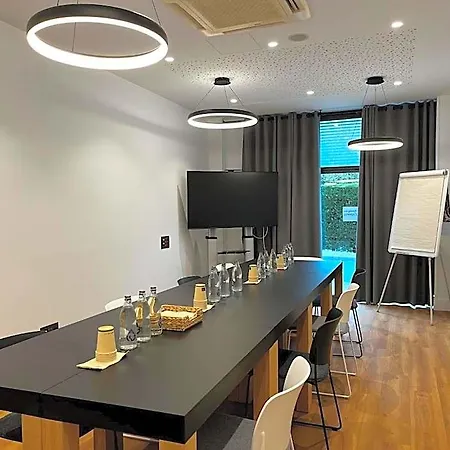 Express Bilbao Airport By Ihg فندق