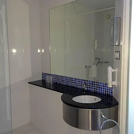 Hotel Express Bilbao Airport By Ihg Derio