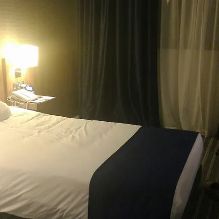 מלון Express Bilbao Airport By Ihg דריו