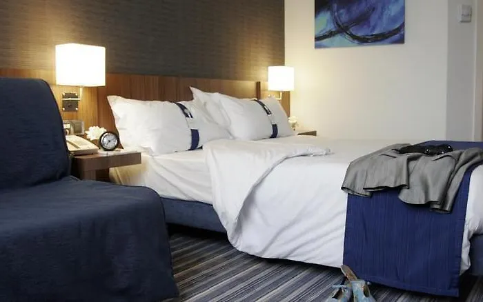 Express Bilbao Airport By Ihg Hotel 3*