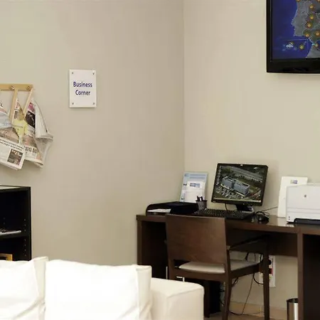 Hotel Express Bilbao Airport By Ihg 3*
