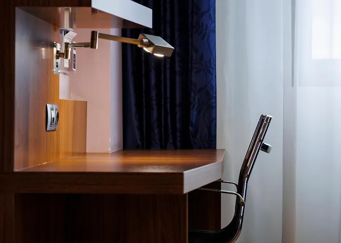 Express Bilbao Airport By Ihg Hotel 3*