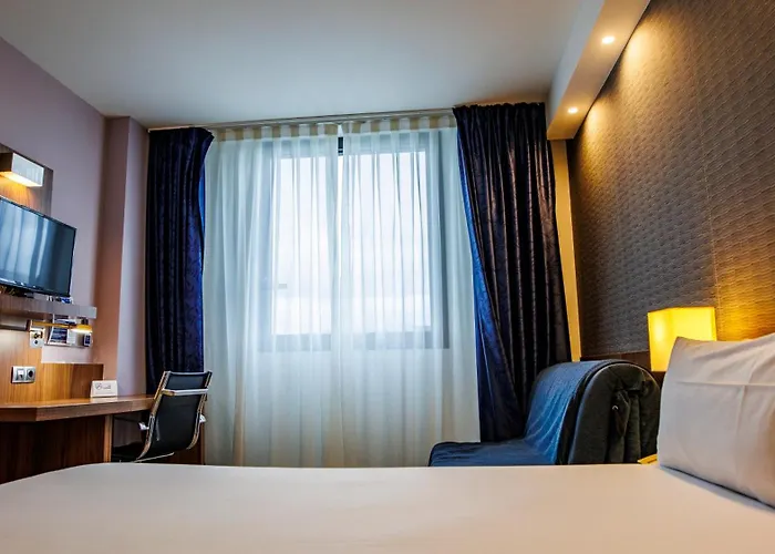 Hotel Express Bilbao Airport By Ihg