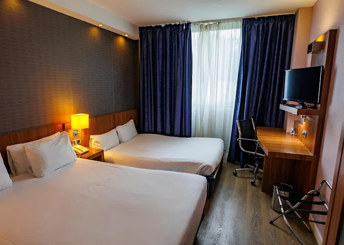 Hotel Express Bilbao Airport By Ihg