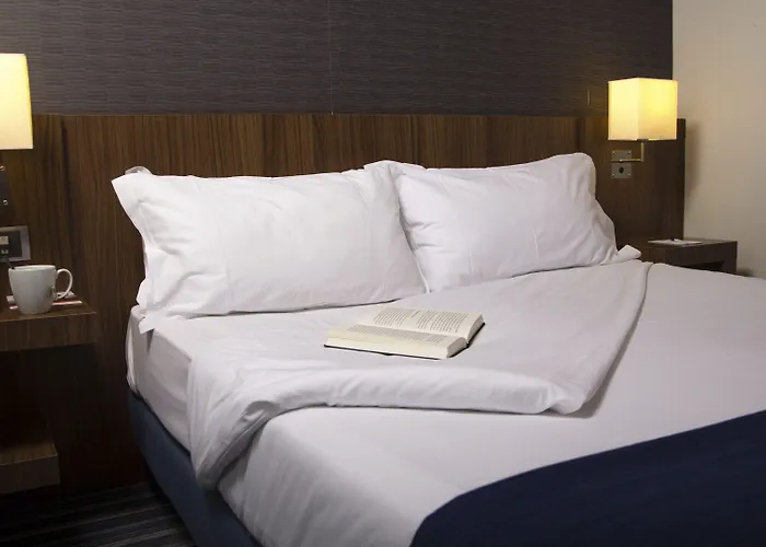 Hotel Express Bilbao Airport By Ihg