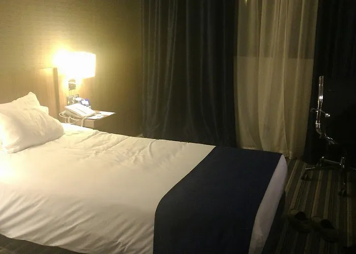 Hotel Express Bilbao Airport By Ihg Derio